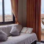 Big Ocean Terrace - Walk To Vistas & Golden Mile