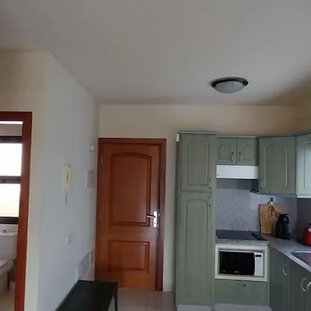 Apartment Big Ocean Terrace - Walk To Vistas & Golden Mile *