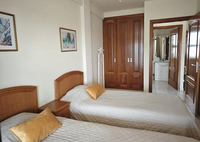 Big Ocean Terrace - Walk To Vistas & Golden Mile Apartment *